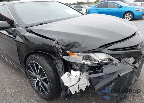 2021 Toyota Camry Se z USA, uszkodzony, nr VIN 4T1G11AK5MU533831